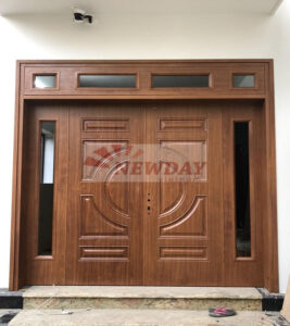 Cửa thép vân gỗ 4 cánh giá bao nhiêu