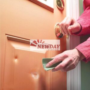 Sửa các vết lõm trên cửa